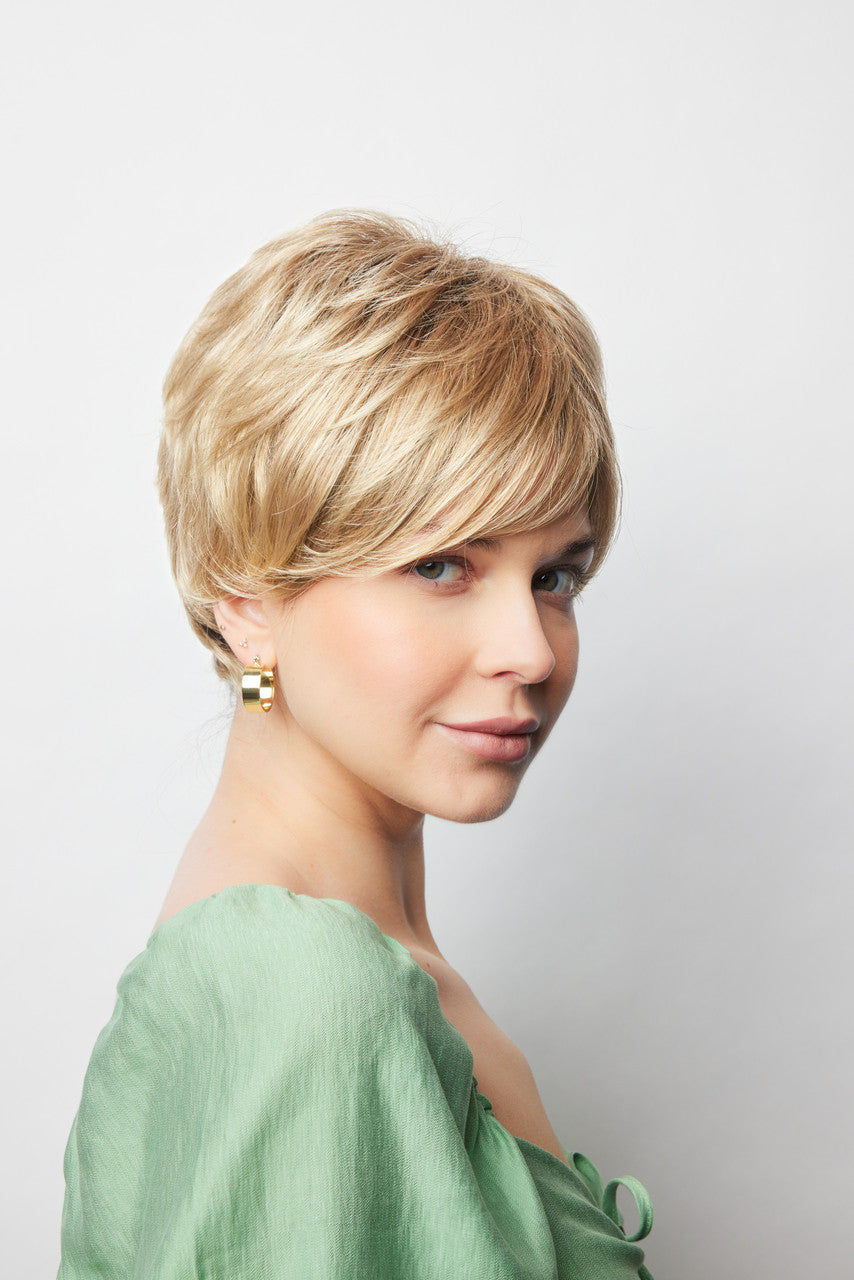 Bay | Amore Wigs | Monotop | side view melted Caramel