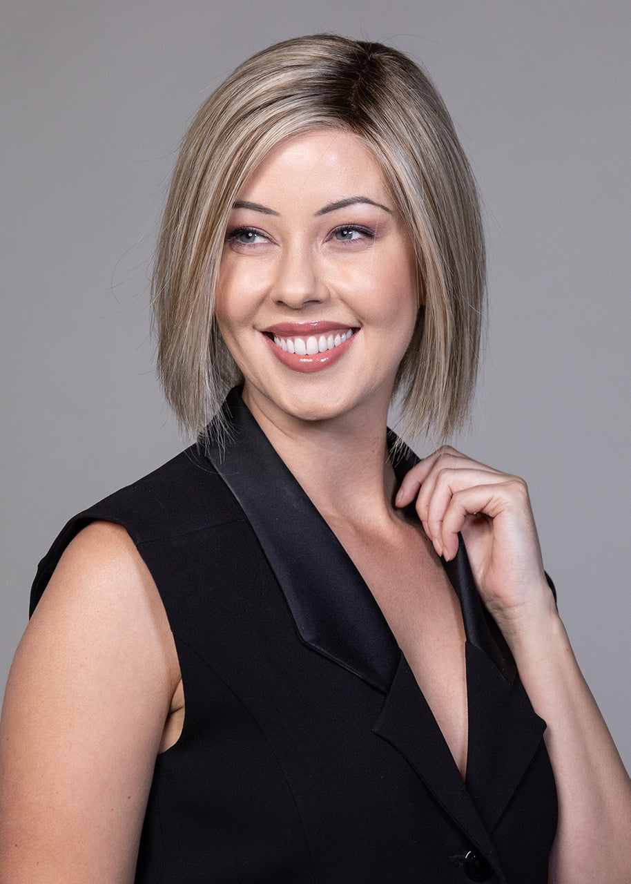 Cafe Chic E - Belle Tress front