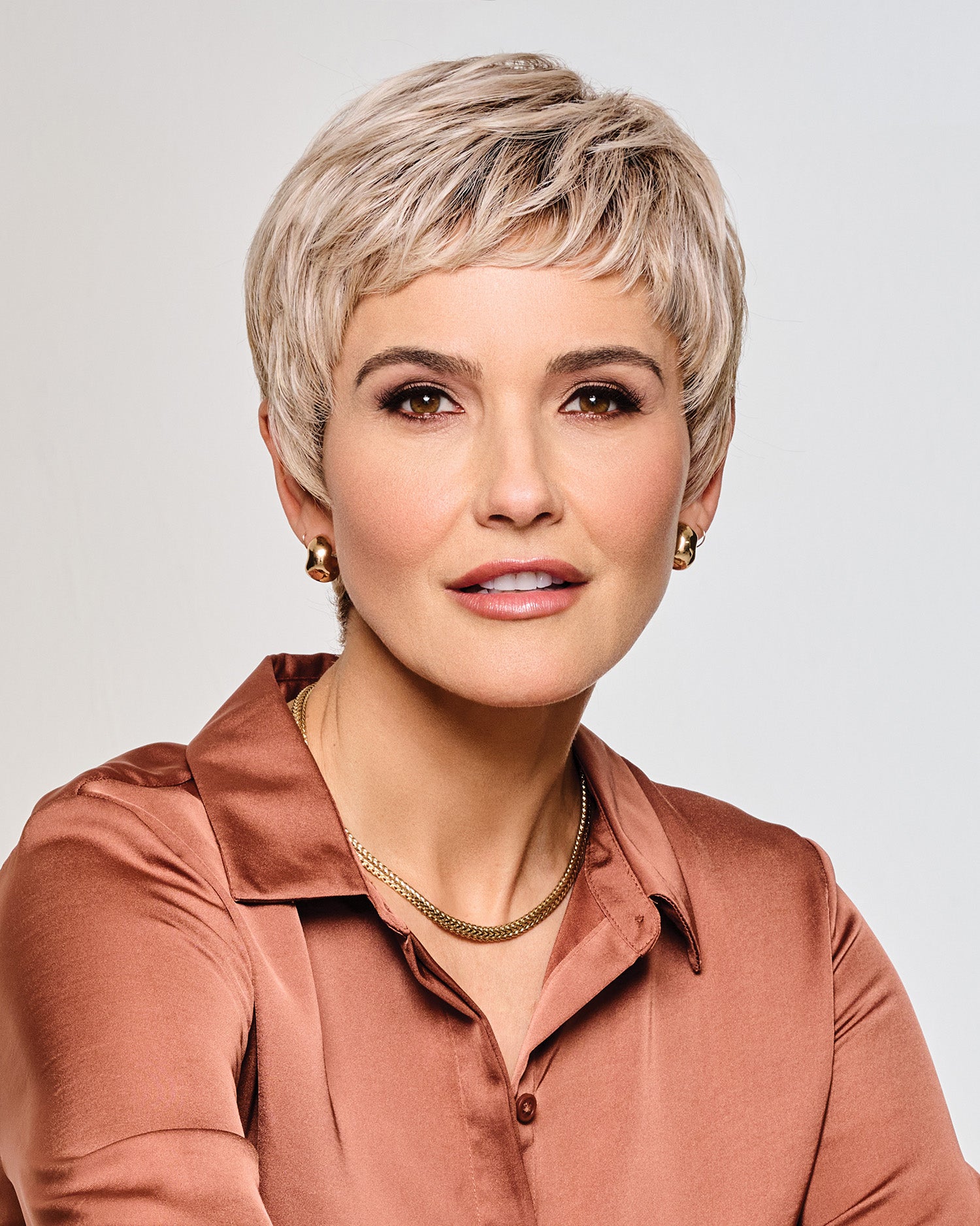 Raquel Welch Straight Chic Tru2Life Heat-Friendly Synthetic Wig