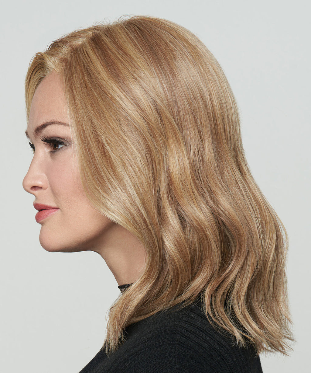 Wavy Day | Raquel Welch | Side view | RL14/25 Honey Ginger