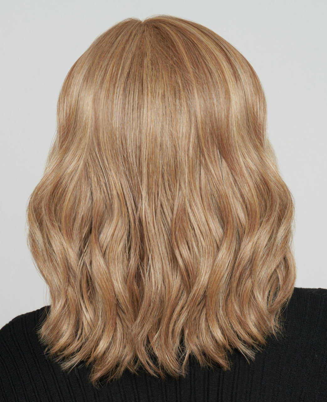 Wavy Day | Raquel Welch | Rear view | RL14/25 Honey Ginger