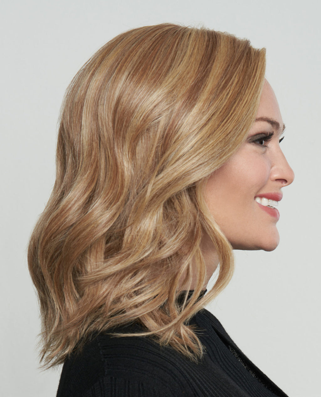 Wavy Day | Raquel Welch | Side view | RL14/25 Honey Ginger