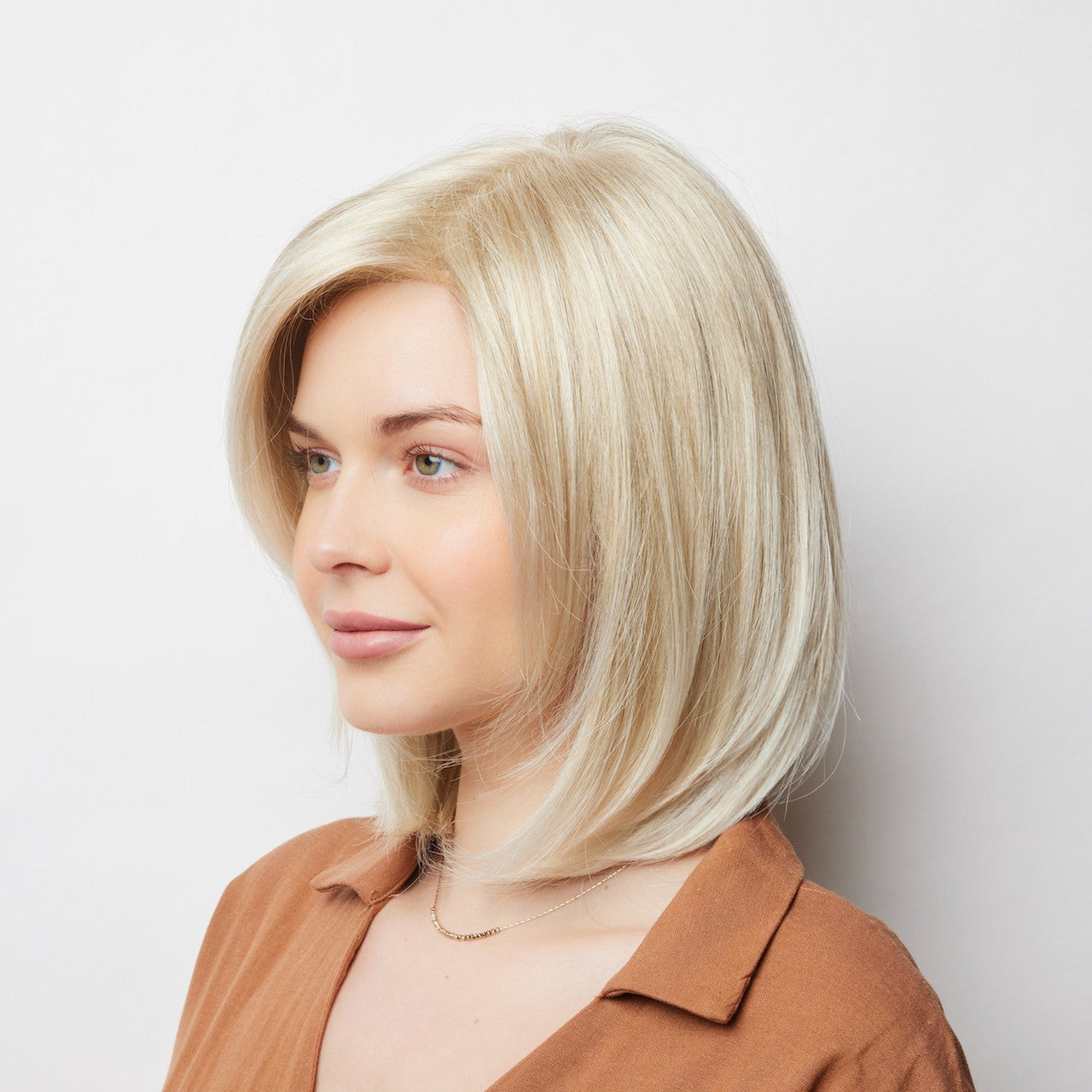 Amore Samantha Synthetic front View Creamy blonde