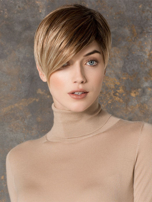 Disc Wigs by Ellen Wille Dark Sand Rooted