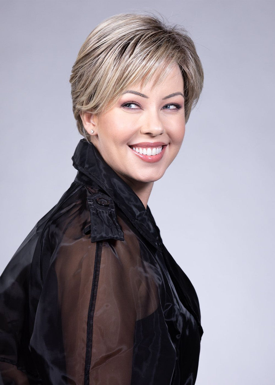 Spencer | Icon by Belle Tress | Sparkling Champagne Blonde-R | Front view